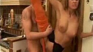 Flexible gymnast deepthroating - porn video