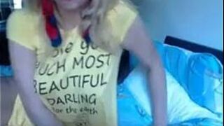 Hot teen sucking cock - porn video