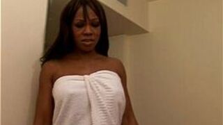 Claudia Price giving a harsh handjob - porn video